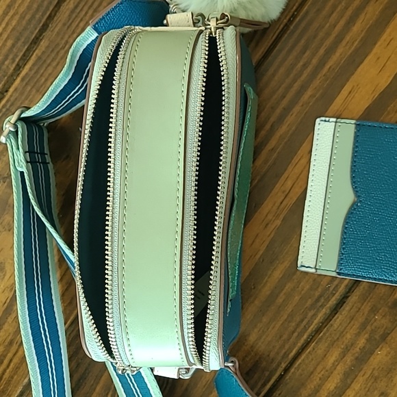 Small camera bag with guitar strap - Picture 2 of 9